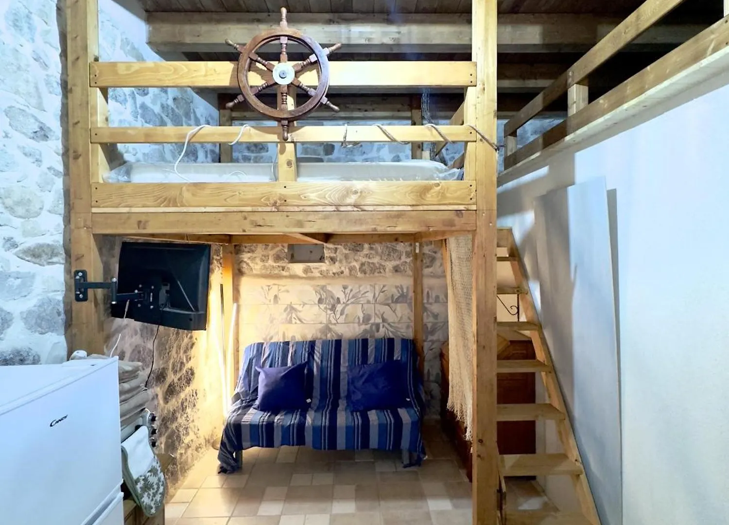 Hotel Pietra Marina Calasetta 0*,  Italia